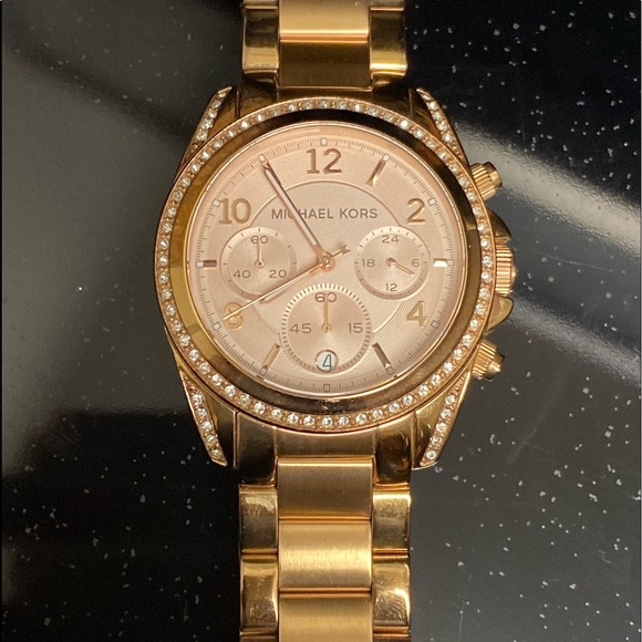 Micheal Kors Watch (Rose Gold) - Picture 6 of 8